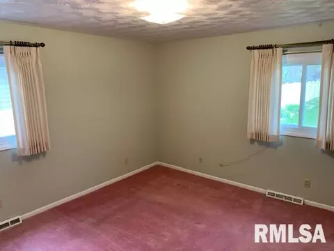2428 Arrowhead Dr, Springfield, IL 62702 photo 9