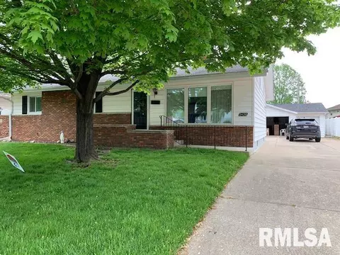 2428 Arrowhead Dr, Springfield, IL 62702 photo 1