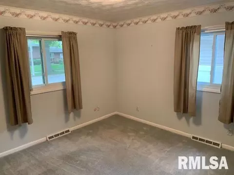 2428 Arrowhead Dr, Springfield, IL 62702 photo 8