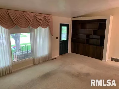 2428 Arrowhead Dr, Springfield, IL 62702 photo 3