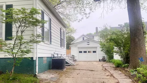 514 E Ridgely Ave, Springfield, IL 62702 photo 2