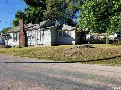 628 S Kickapoo St, Lincoln, IL 62656 photo 5