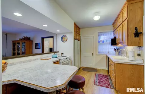 2117 Bates Ave, Springfield, IL 62704 photo 10