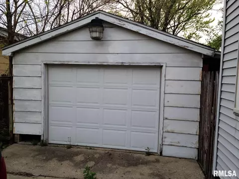 2913 S Walnut St, Springfield, IL 62704 photo 3