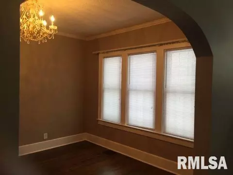 1501 S 4th St, Springfield, IL 62703 photo 4