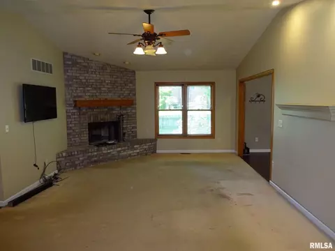 4320 Comanche Dr, Springfield, IL 62711 photo 2