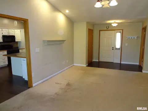 4320 Comanche Dr, Springfield, IL 62711 photo 3