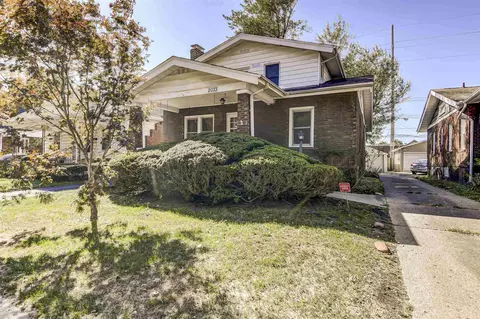 2033 S 4th St, Springfield, IL 62703 photo 2
