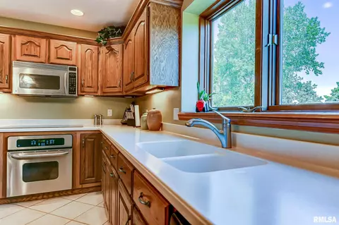 4005 Almahurst Dr, Springfield, IL 62712 photo 7