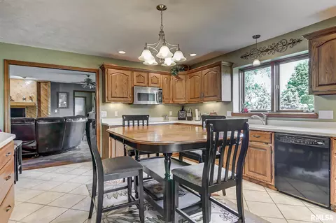 4005 Almahurst Dr, Springfield, IL 62712 photo 8