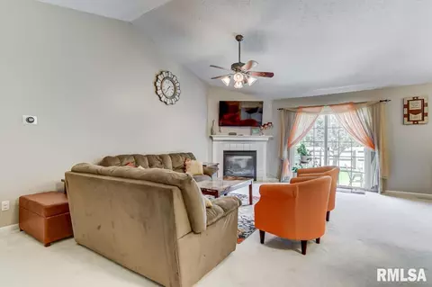 4420 Harvard Dr, Springfield, IL 62712 photo 3