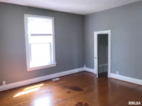 911 N Walnut St, Springfield, IL 62702 photo 13