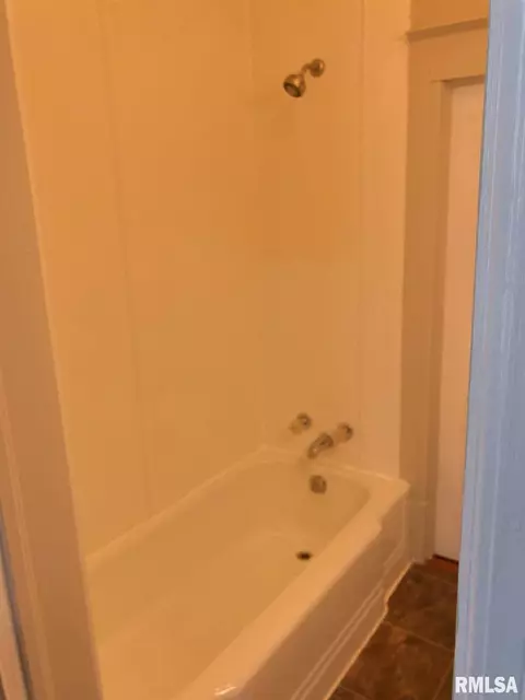 911 N Walnut St, Springfield, IL 62702 photo 12