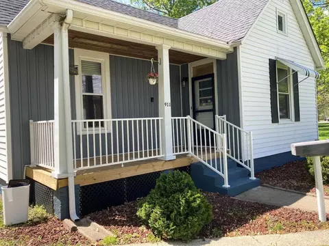 911 N Walnut St, Springfield, IL 62702 photo 1