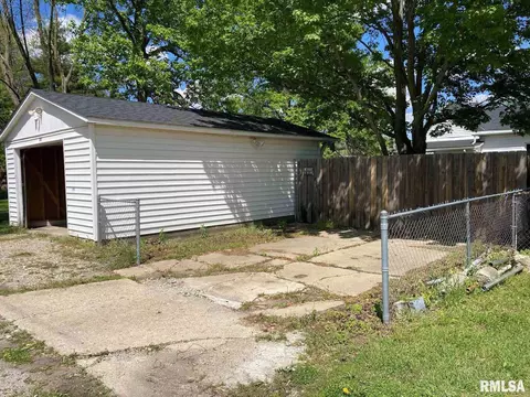 911 N Walnut St, Springfield, IL 62702 photo 25