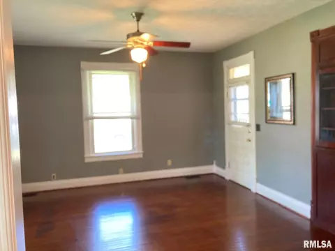 911 N Walnut St, Springfield, IL 62702 photo 2
