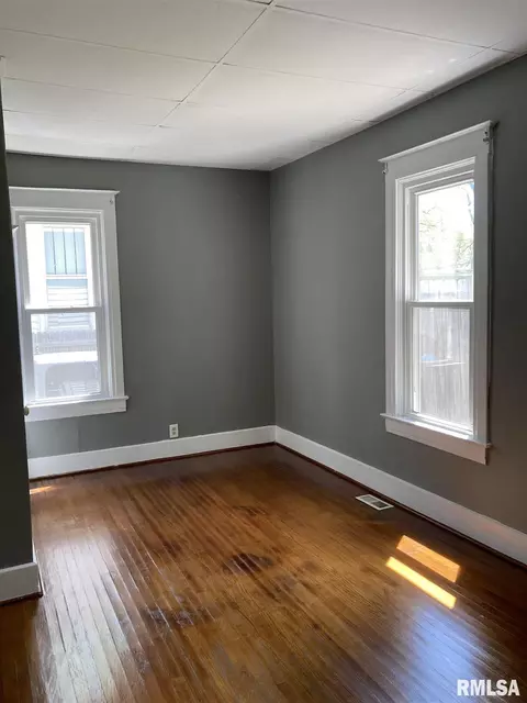 911 N Walnut St, Springfield, IL 62702 photo 16