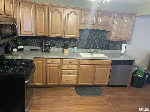1046 N 19th St, Springfield, IL 62702 photo 8