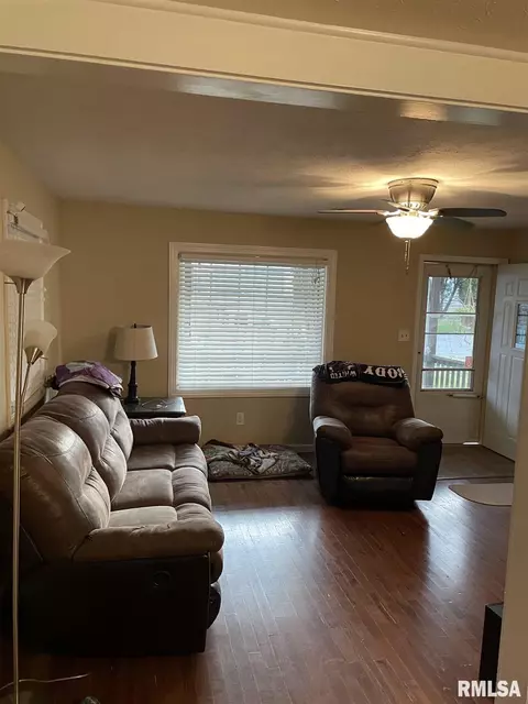 1046 N 19th St, Springfield, IL 62702 photo 3