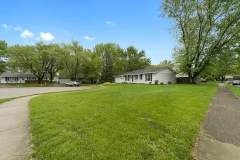 1370 Valley Dr, Springfield, IL 62702 photo 3