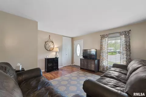 1370 Valley Dr, Springfield, IL 62702 photo 9