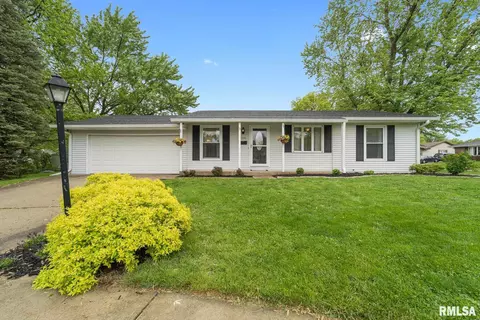 1370 Valley Dr, Springfield, IL 62702 photo 1