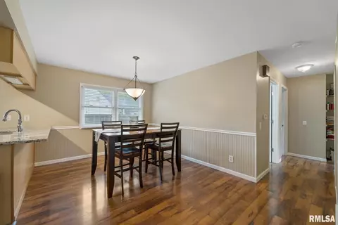 1370 Valley Dr, Springfield, IL 62702 photo 10