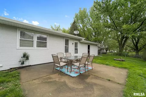 1370 Valley Dr, Springfield, IL 62702 photo 6