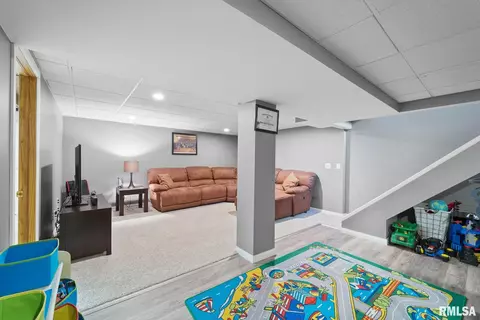 1370 Valley Dr, Springfield, IL 62702 photo 29