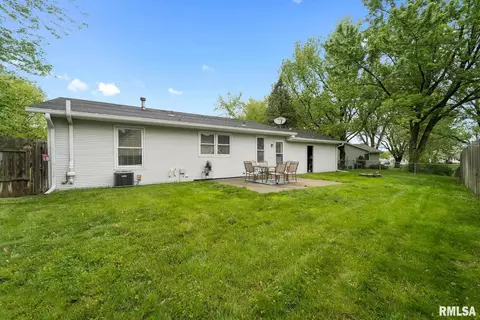 1370 Valley Dr, Springfield, IL 62702 photo 5
