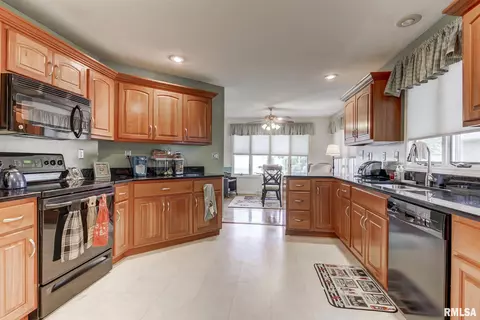 4900 Eagles Lndg, Springfield, IL 62711 photo 17