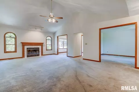 2600 Meadow Pointe Dr, Springfield, IL 62702 photo 11
