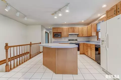 2600 Meadow Pointe Dr, Springfield, IL 62702 photo 16