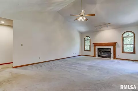 2600 Meadow Pointe Dr, Springfield, IL 62702 photo 7