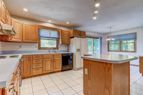 2600 Meadow Pointe Dr, Springfield, IL 62702 photo 17