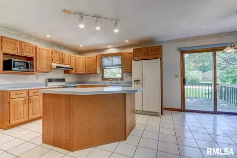 2600 Meadow Pointe Dr, Springfield, IL 62702 photo 14