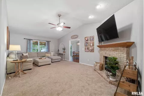 1220 Dani Ln, Springfield, IL 62712 photo 15