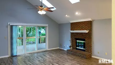 1909 Bayview Ct, Springfield, IL 62704 photo 2