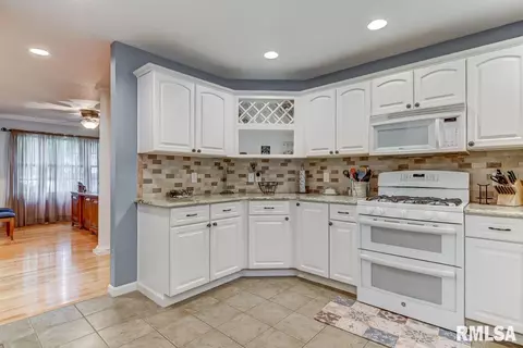 4121 Destiny Dr, Springfield, IL 62712 photo 9