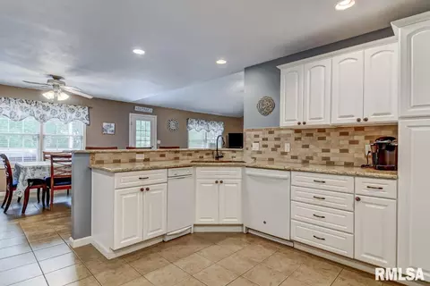 4121 Destiny Dr, Springfield, IL 62712 photo 10