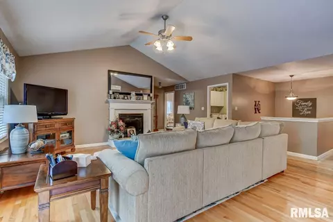 4121 Destiny Dr, Springfield, IL 62712 photo 3