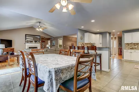 4121 Destiny Dr, Springfield, IL 62712 photo 8