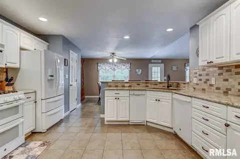 4121 Destiny Dr, Springfield, IL 62712 photo 11