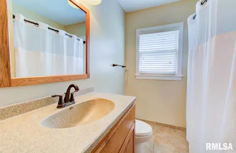 2201 S College St, Springfield, IL 62704 photo 8