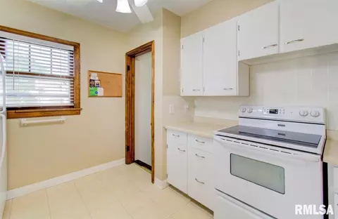 2201 S College St, Springfield, IL 62704 photo 24