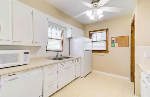 2201 S College St, Springfield, IL 62704 photo 23