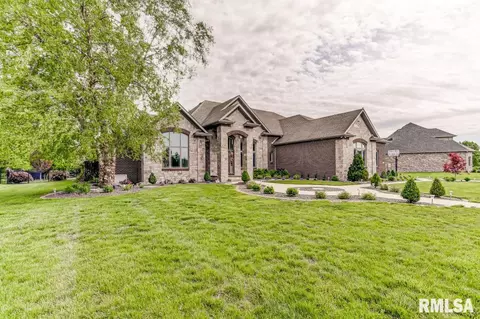 3505 Embassy Dr, Springfield, IL 62711 photo 2