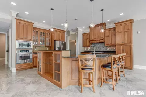3505 Embassy Dr, Springfield, IL 62711 photo 5