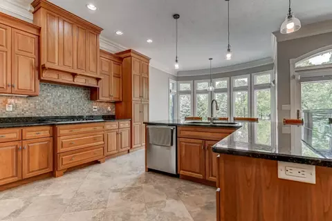 3505 Embassy Dr, Springfield, IL 62711 photo 9