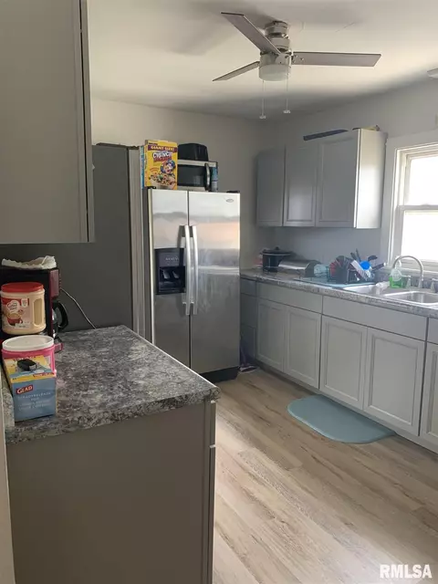 2120 N 21st St, Springfield, IL 62702 photo 4